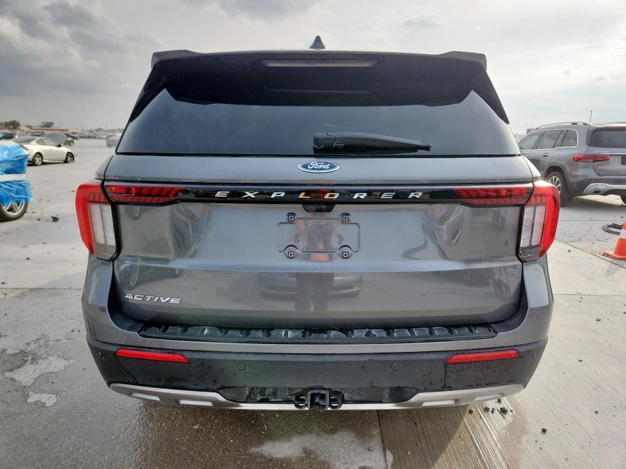 2025 Ford Explorer Active - Фото 6
