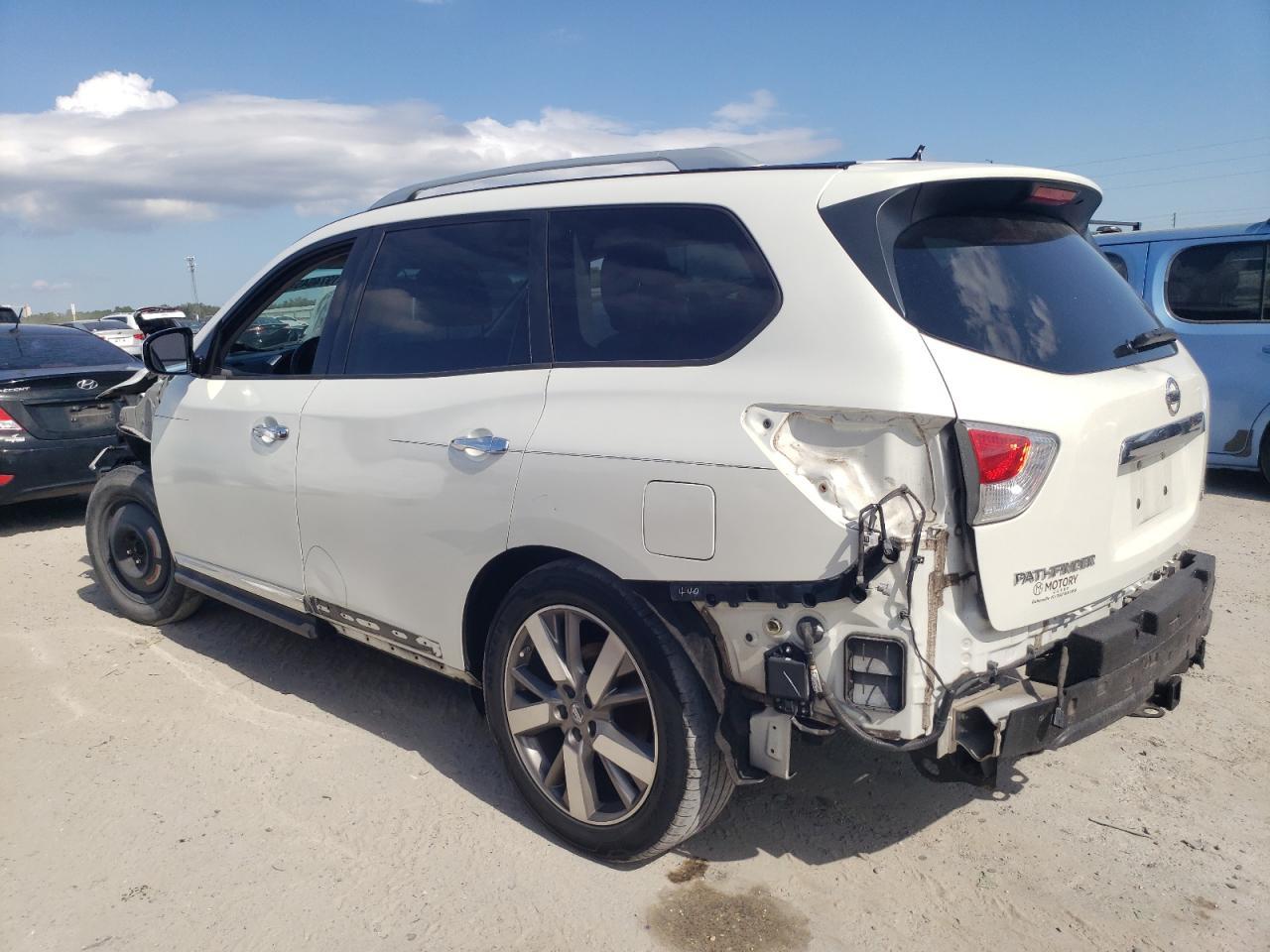 2015 Nissan Pathfinder S - Фото 2