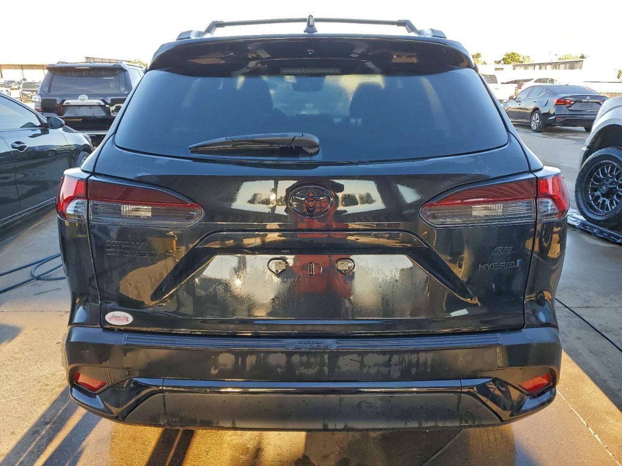 2024 Toyota Corolla Cross Se - Фото 6