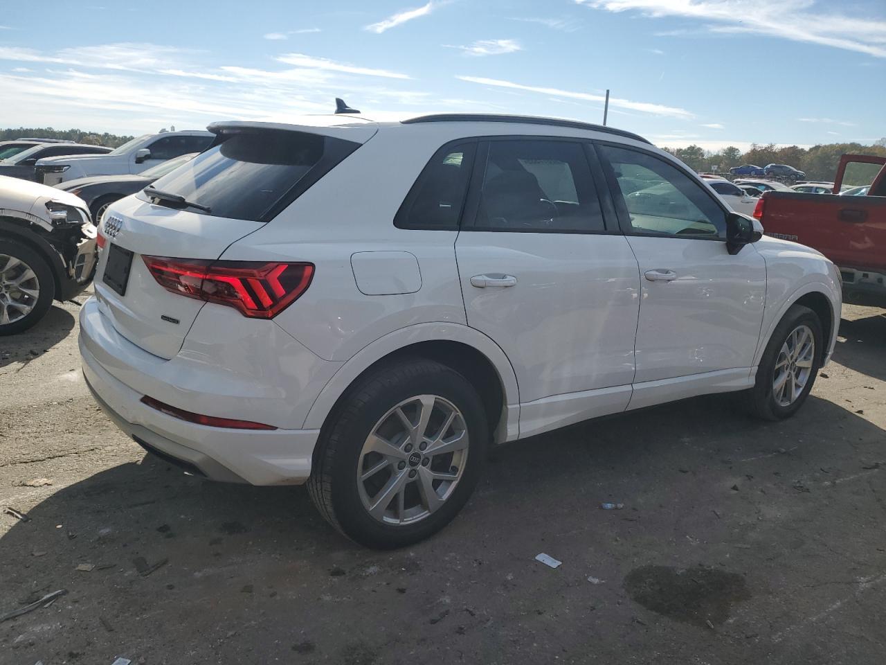 2022 Audi Q3 Komfort 45 - Фото 3