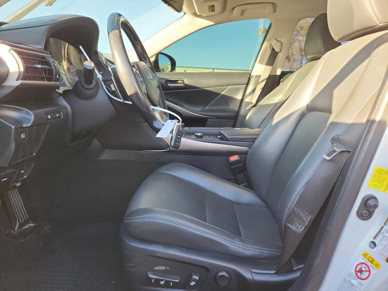 2017 Lexus Is 200T - Фото 7