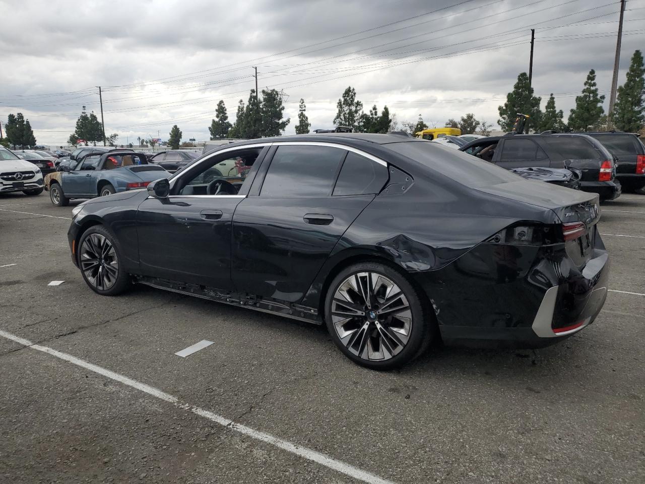 2024 BMW 530 Xi - Фото 2