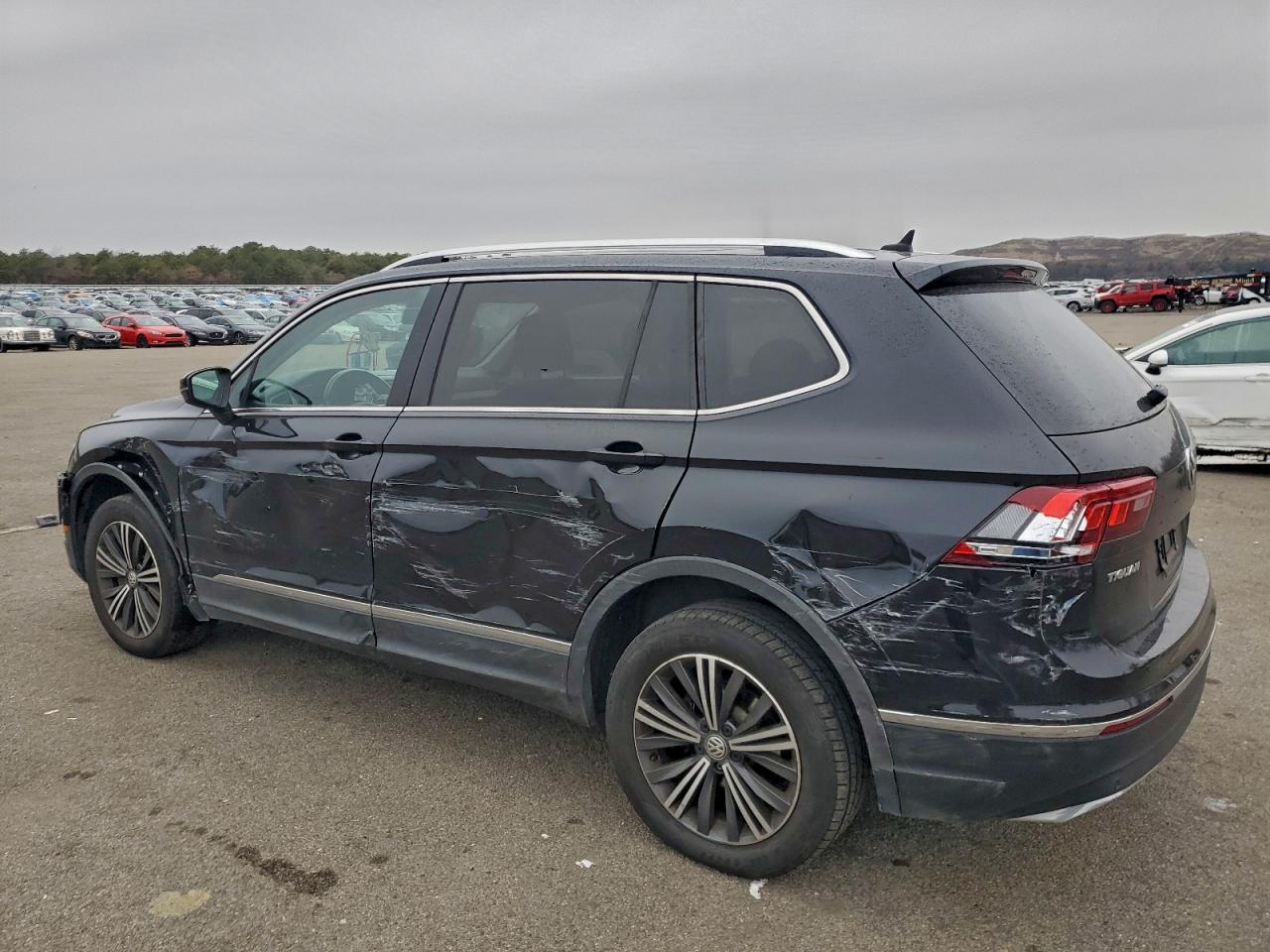 2019 Volkswagen Tiguan Se - Фото 2
