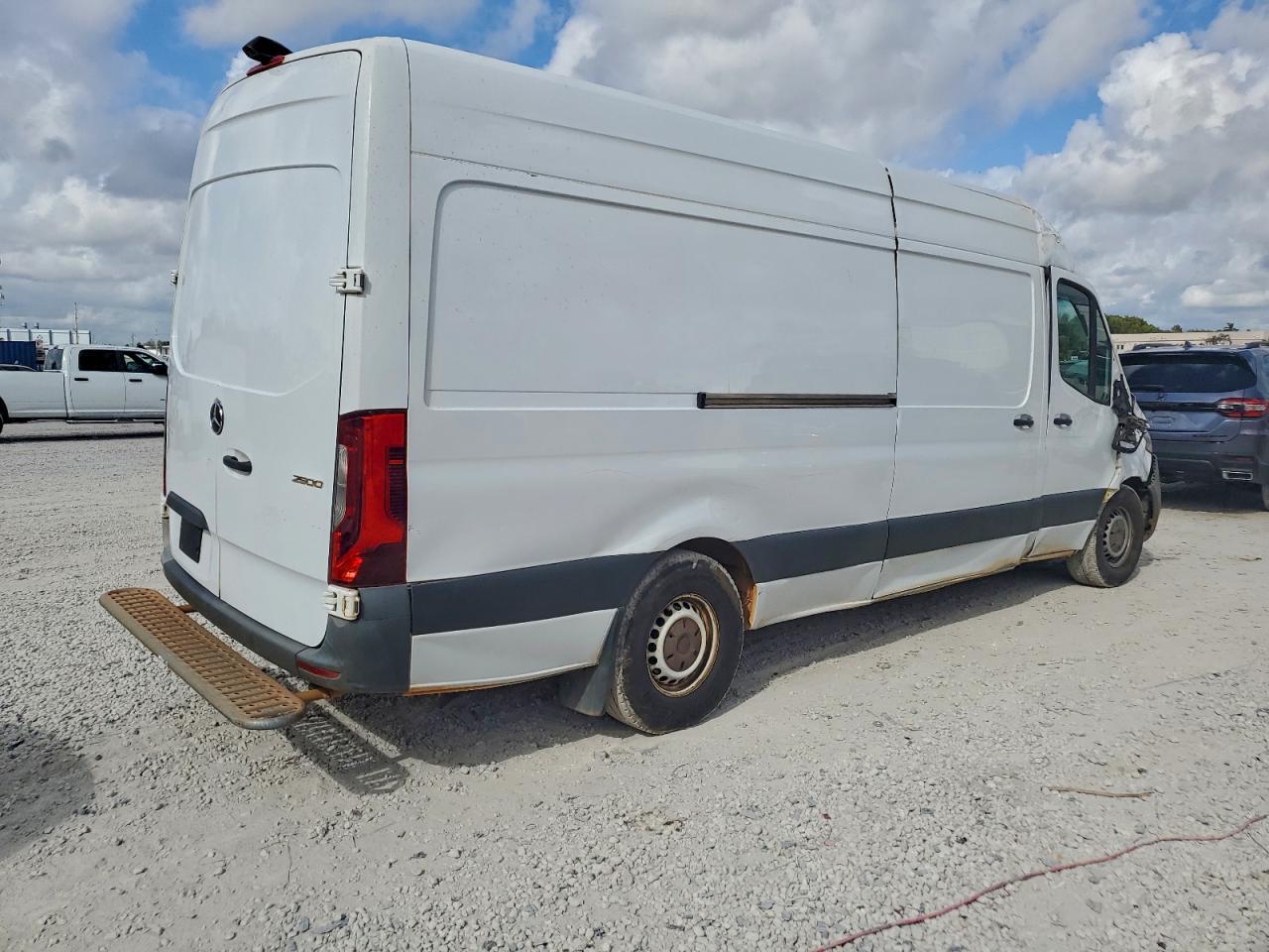2021 Mercedes Benz Sprinter 2500 Delivery Van - Фото 3