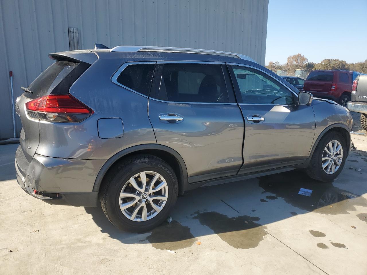 2017 Nissan Rogue Sv - Image 3