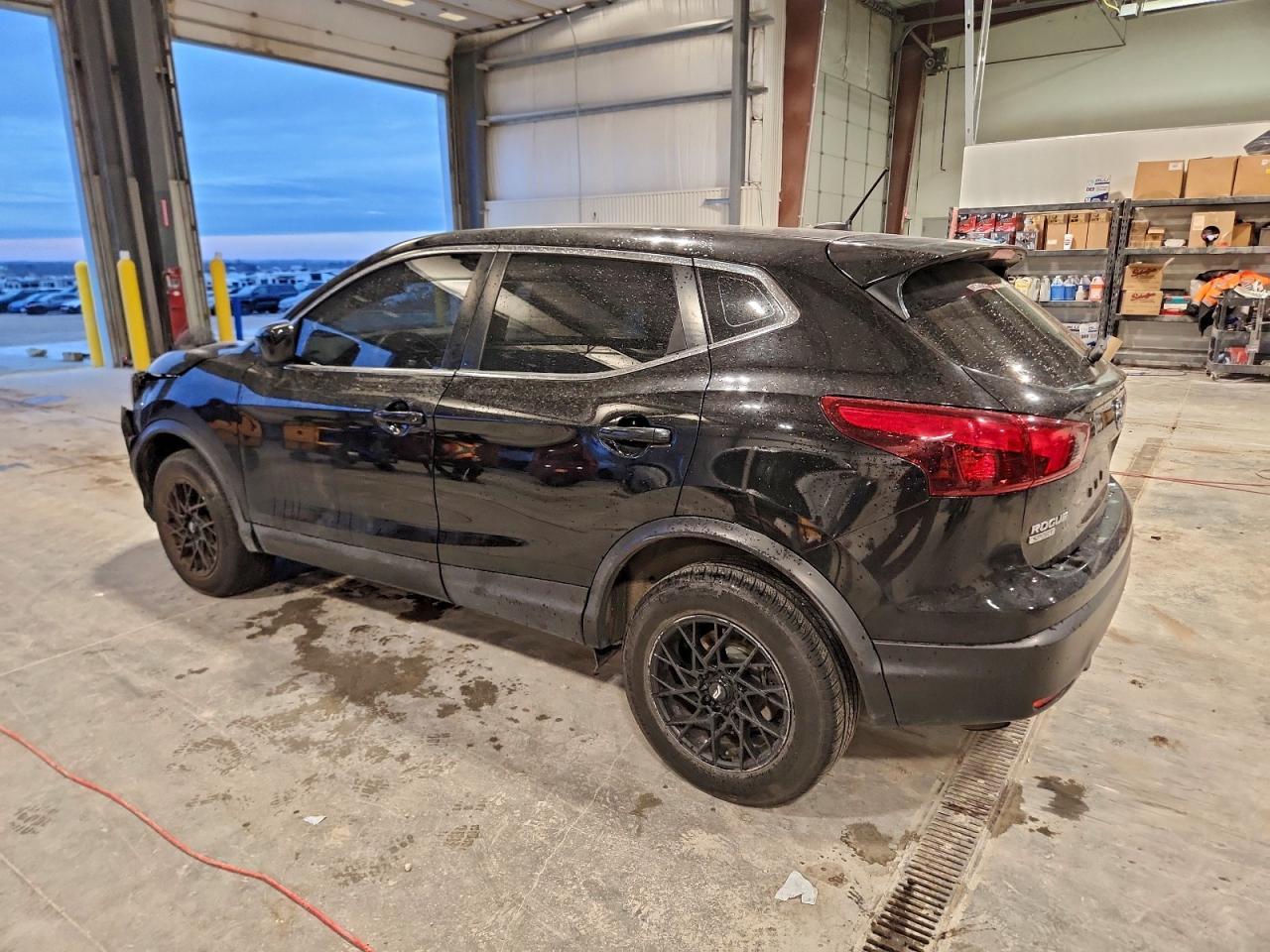 2018 Nissan Rogue Sport S - Фото 2