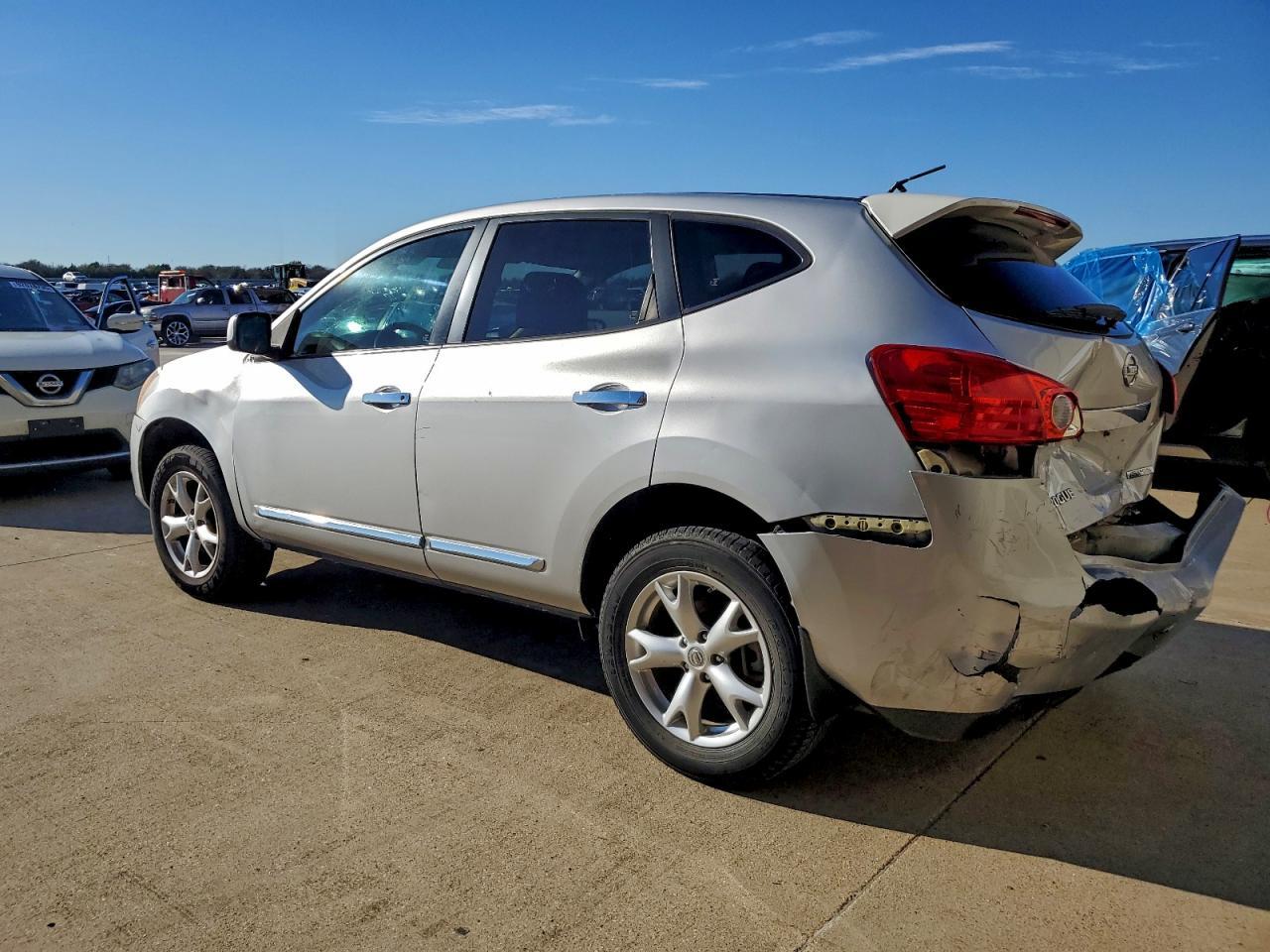2013 Nissan Rogue S - Фото 2