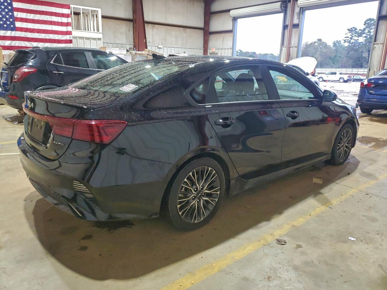 2023 Kia Forte Gt Line - Фото 3