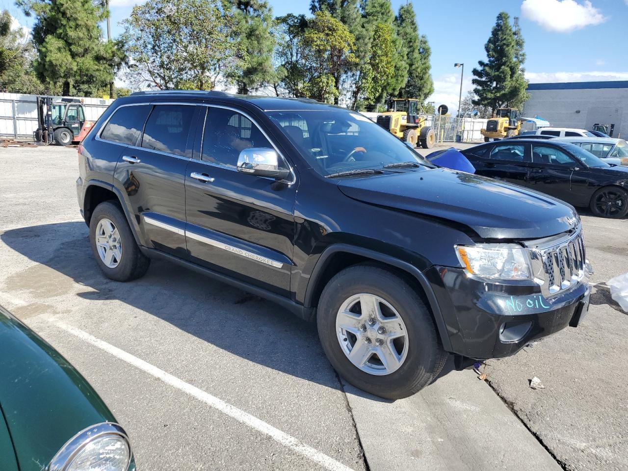 2012 Jeep Grand Cherokee Overland - Image 4