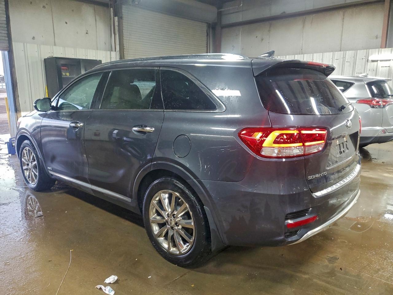 2017 Kia Sorento Sx - Image 2