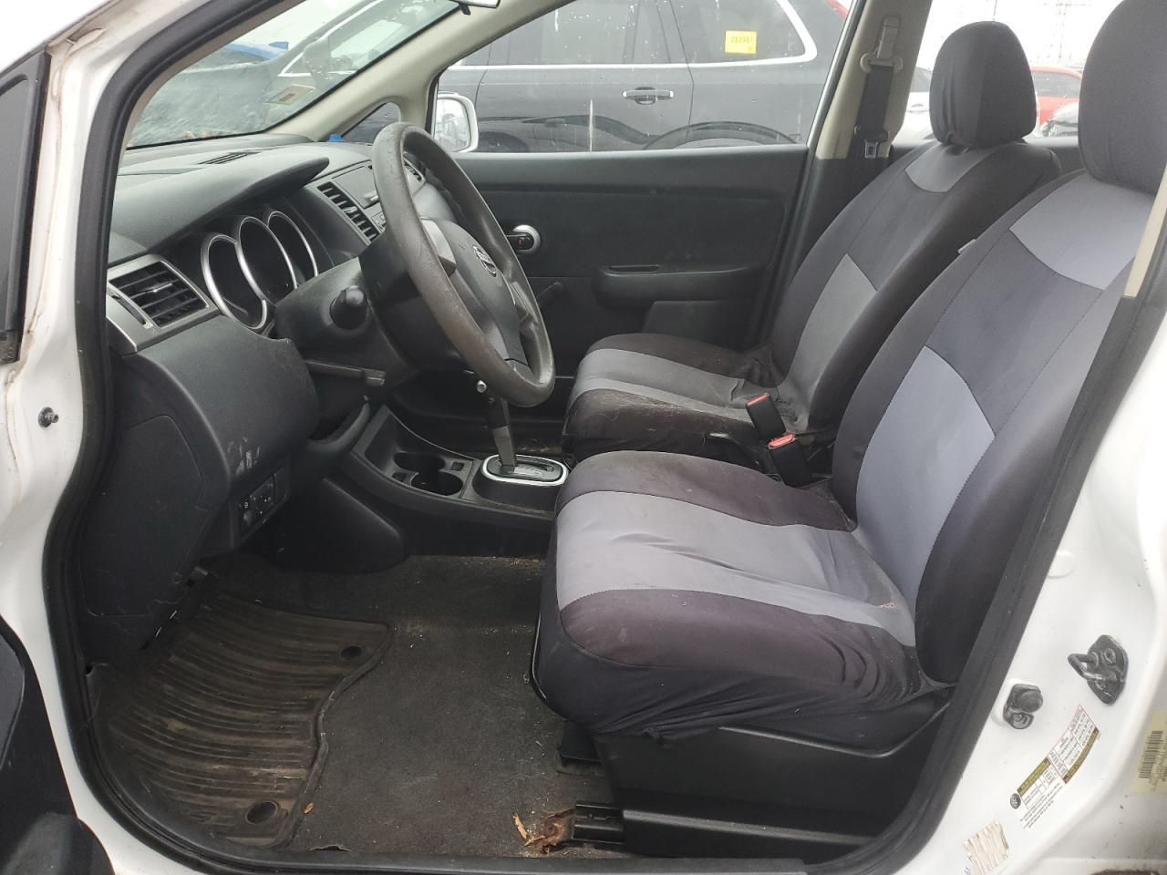 2011 Nissan Versa S - Фото 7