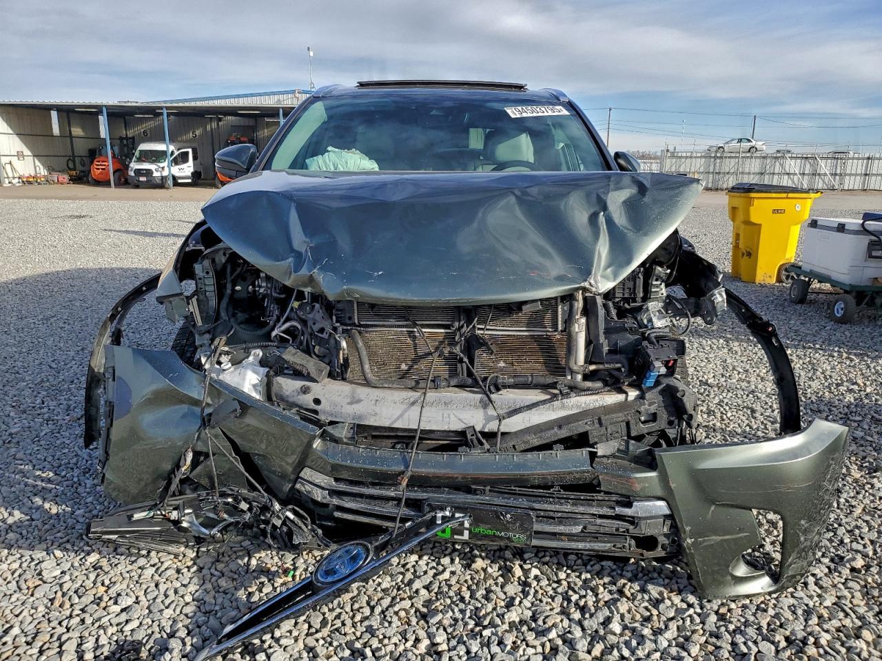 2019 Toyota Highlander Hybrid Limited - Image 5