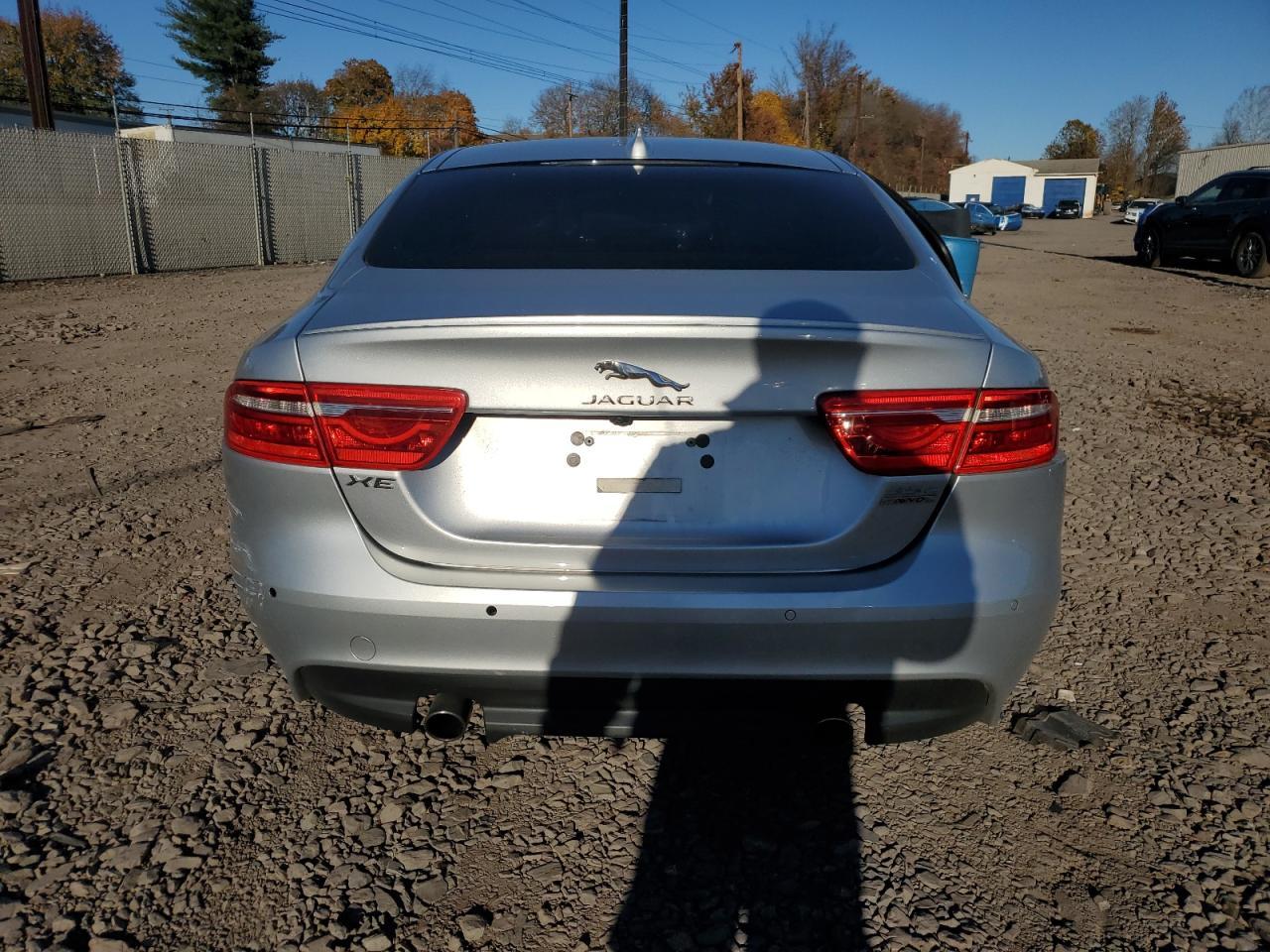 2017 Jaguar Xe R - Sport - Image 6