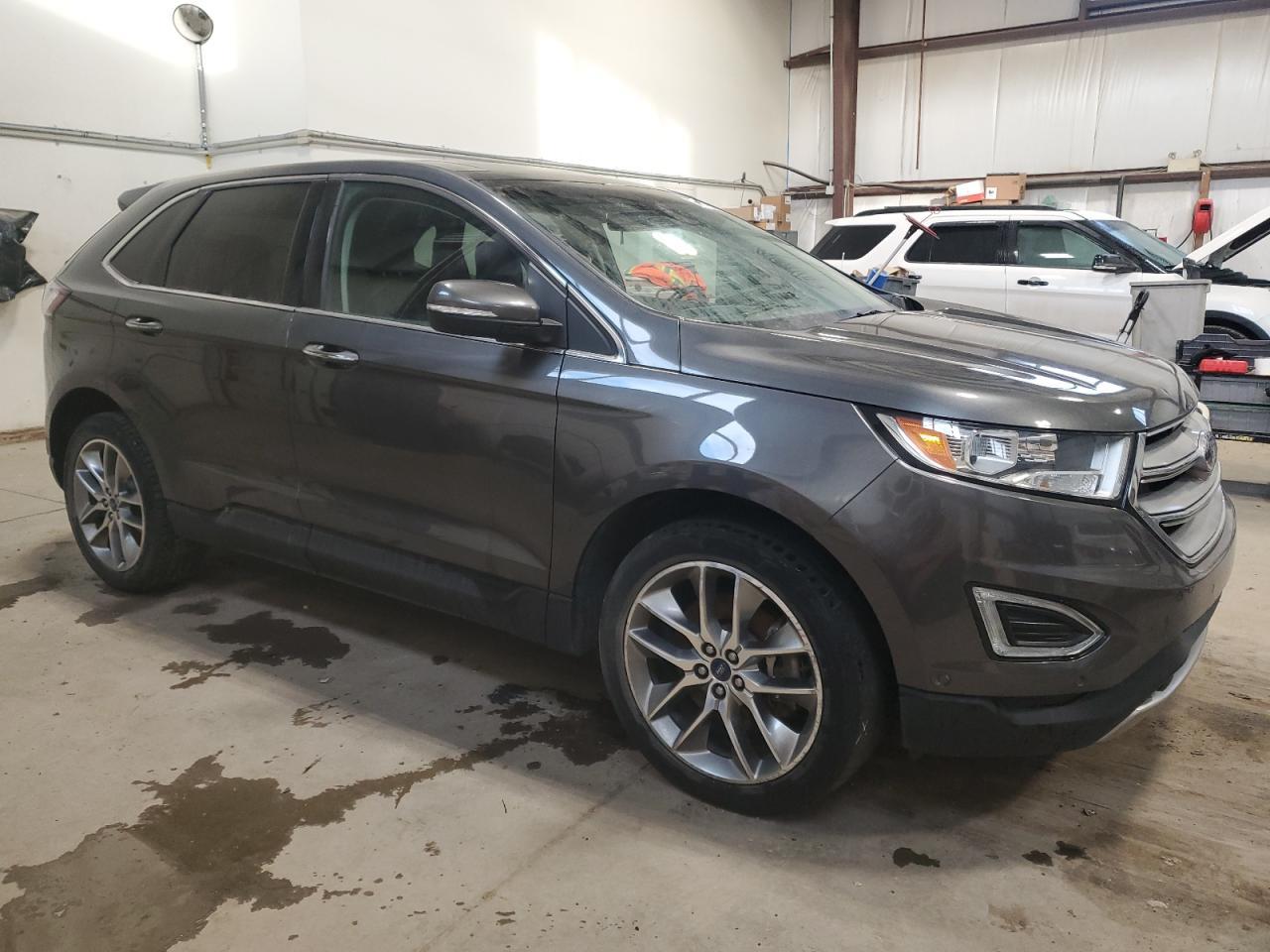 2016 Ford Edge Titanium - Image 4