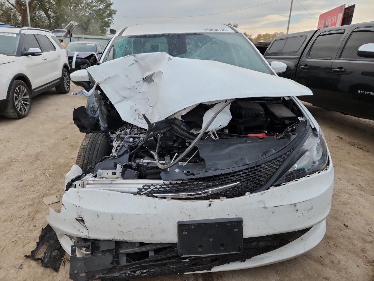 2023 Chrysler Voyager Lx - Фото 5