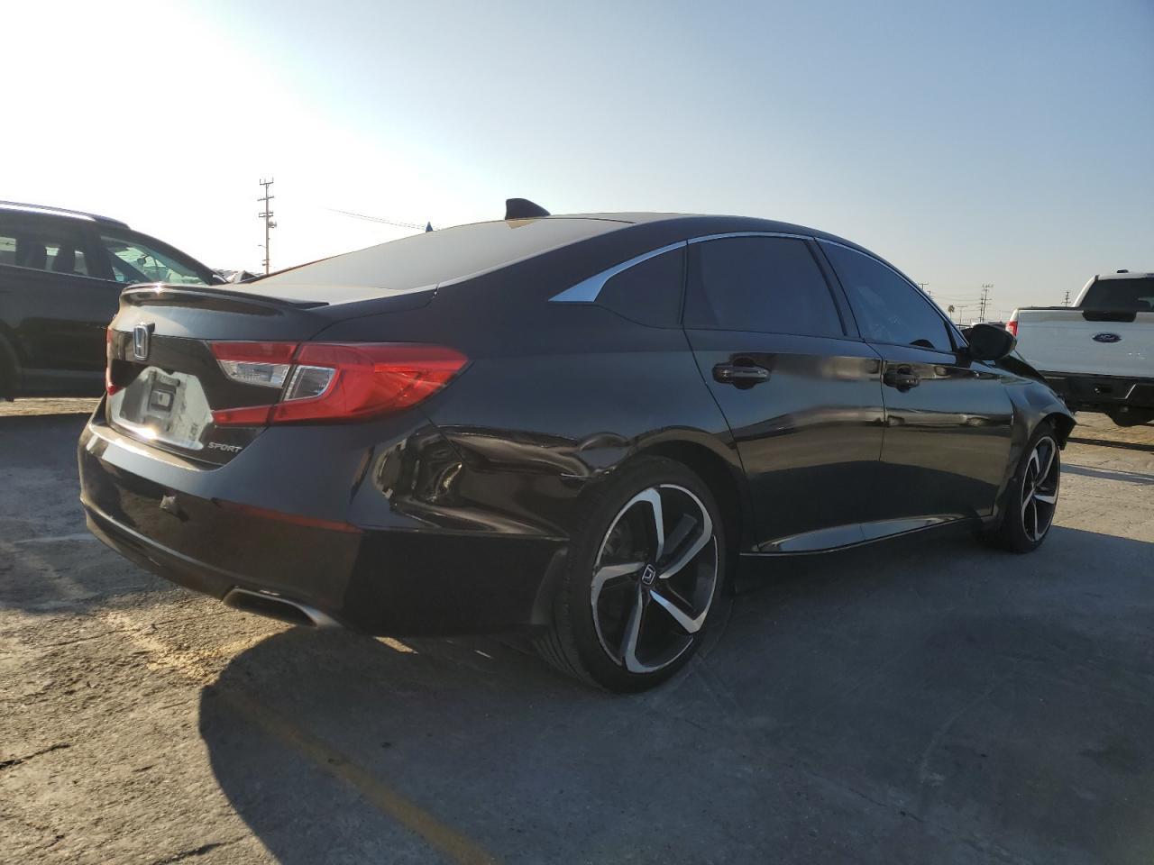 2022 Honda Accord Sport - Фото 3