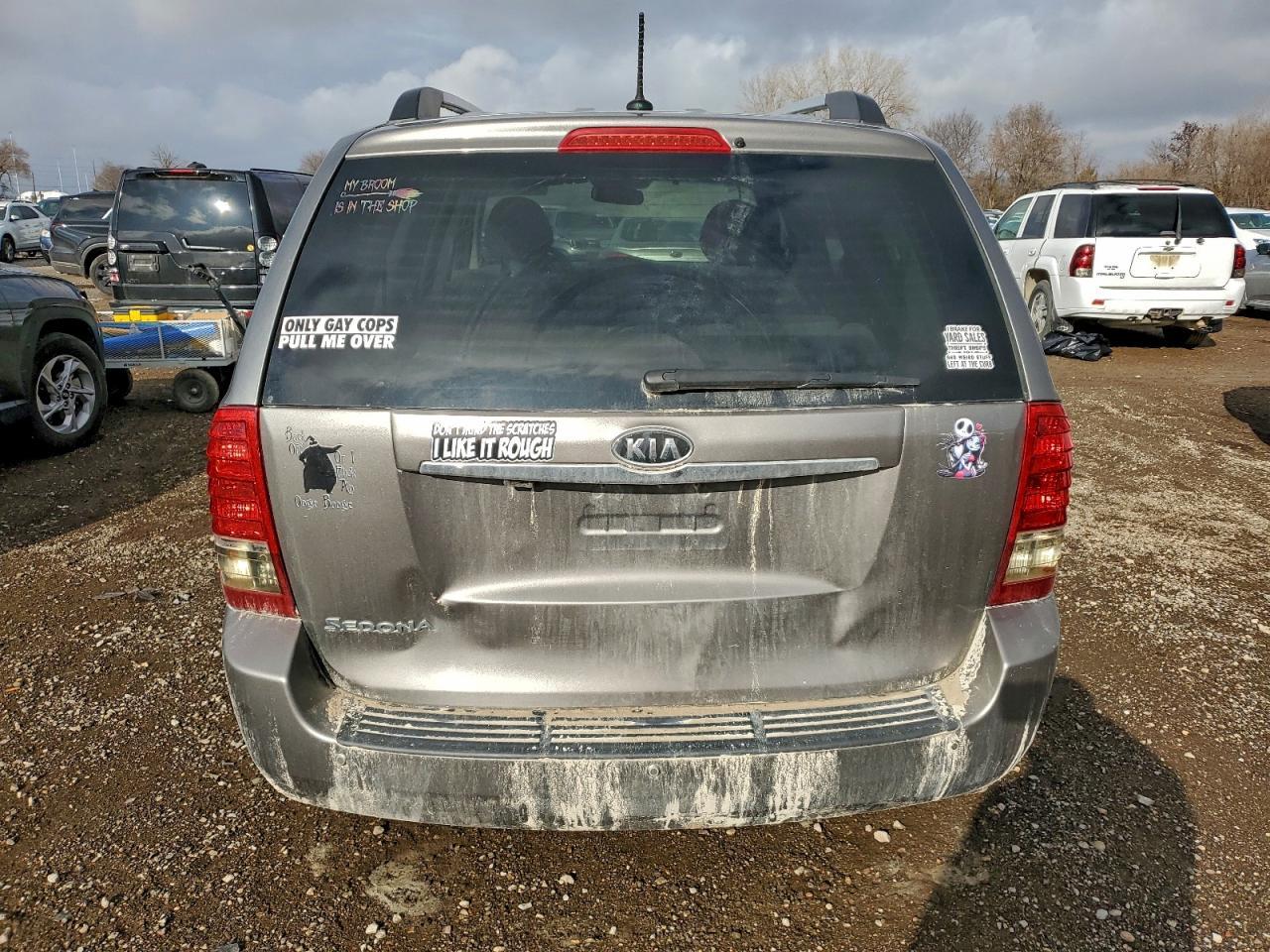 2012 Kia Sedona Lx - Image 6