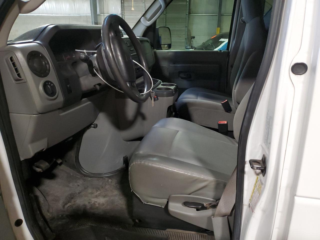 2009 Ford Econoline E250 Van - Image 7