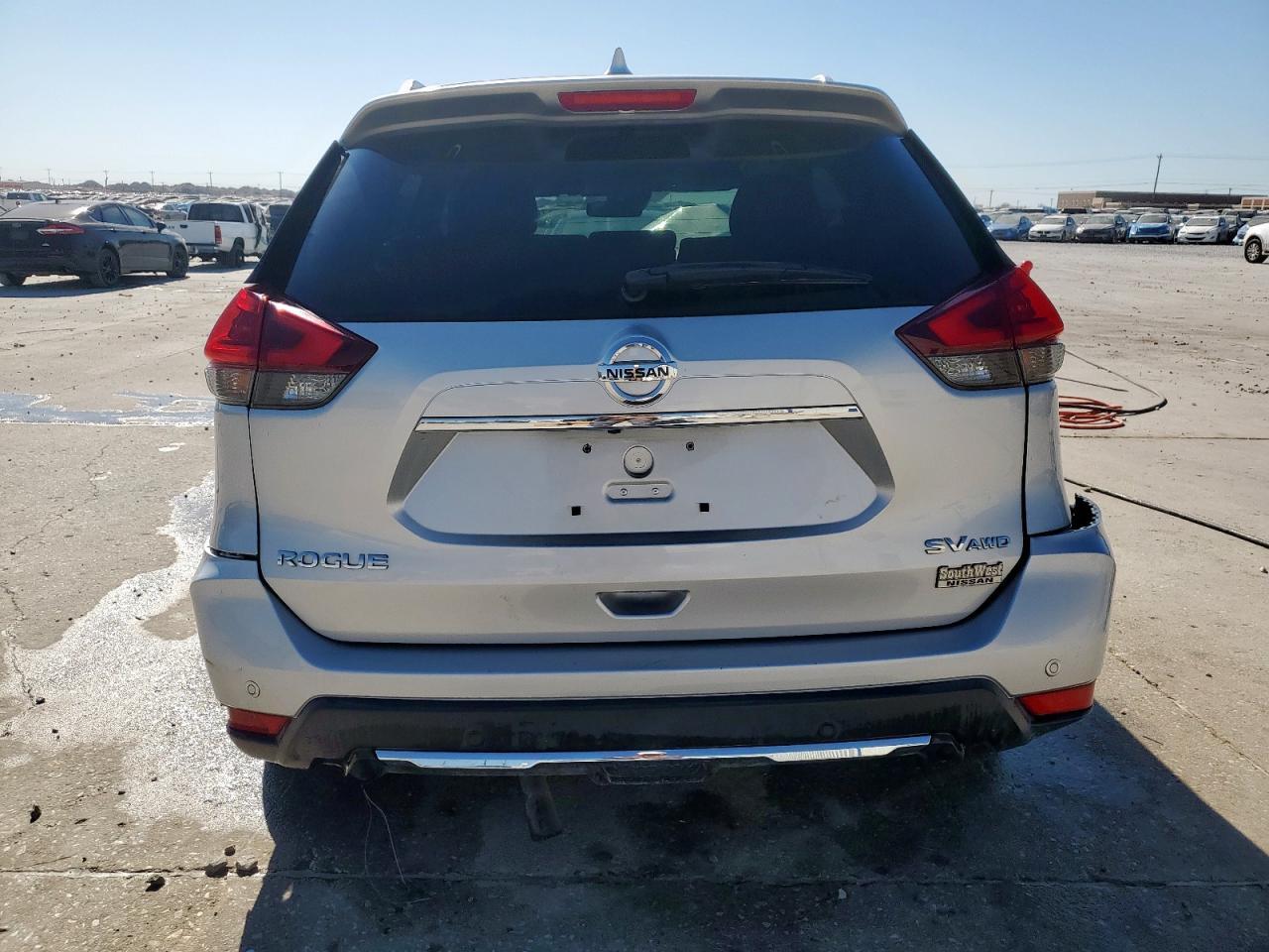 2020 Nissan Rogue S - Фото 6