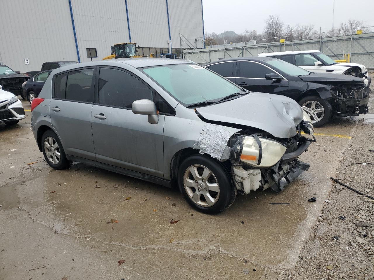 2009 Nissan Versa S - Фото 4