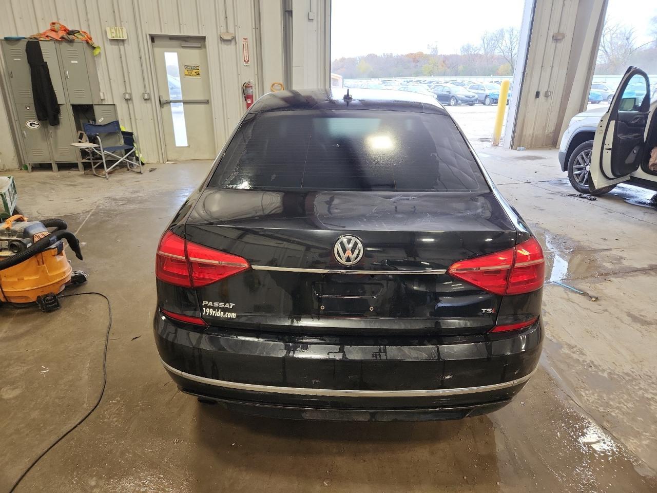 2016 Volkswagen Passat S - Фото 6