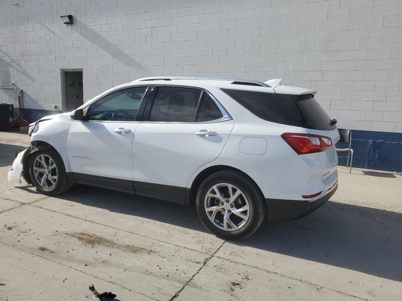 2018 Chevrolet Equinox Premier - Image 2