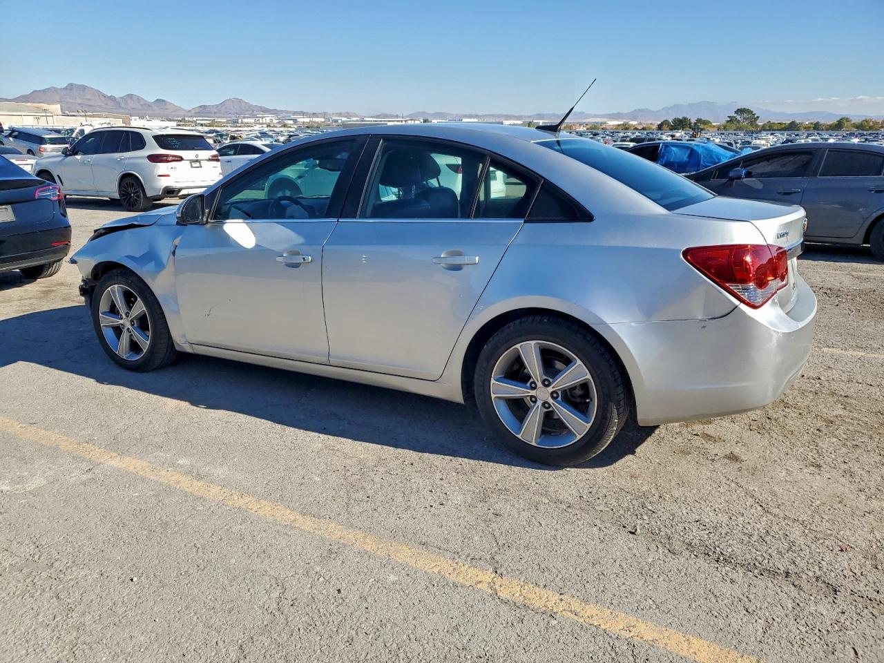 2013 Chevrolet Cruze Lt - Image 2