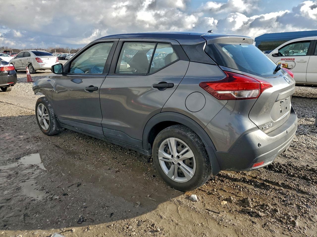 2020 Nissan Kicks S - Фото 2