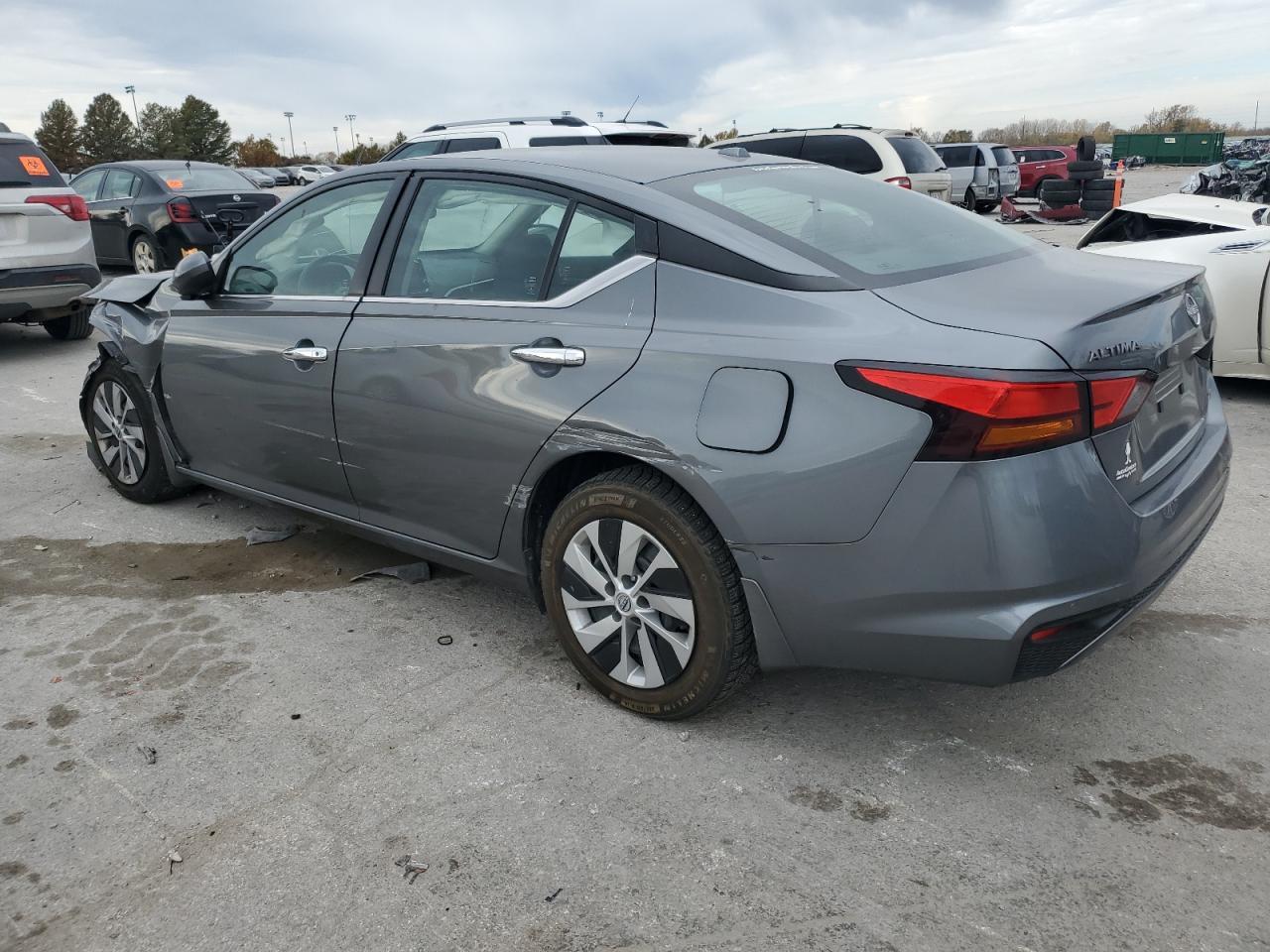 2023 Nissan Altima S - Фото 2