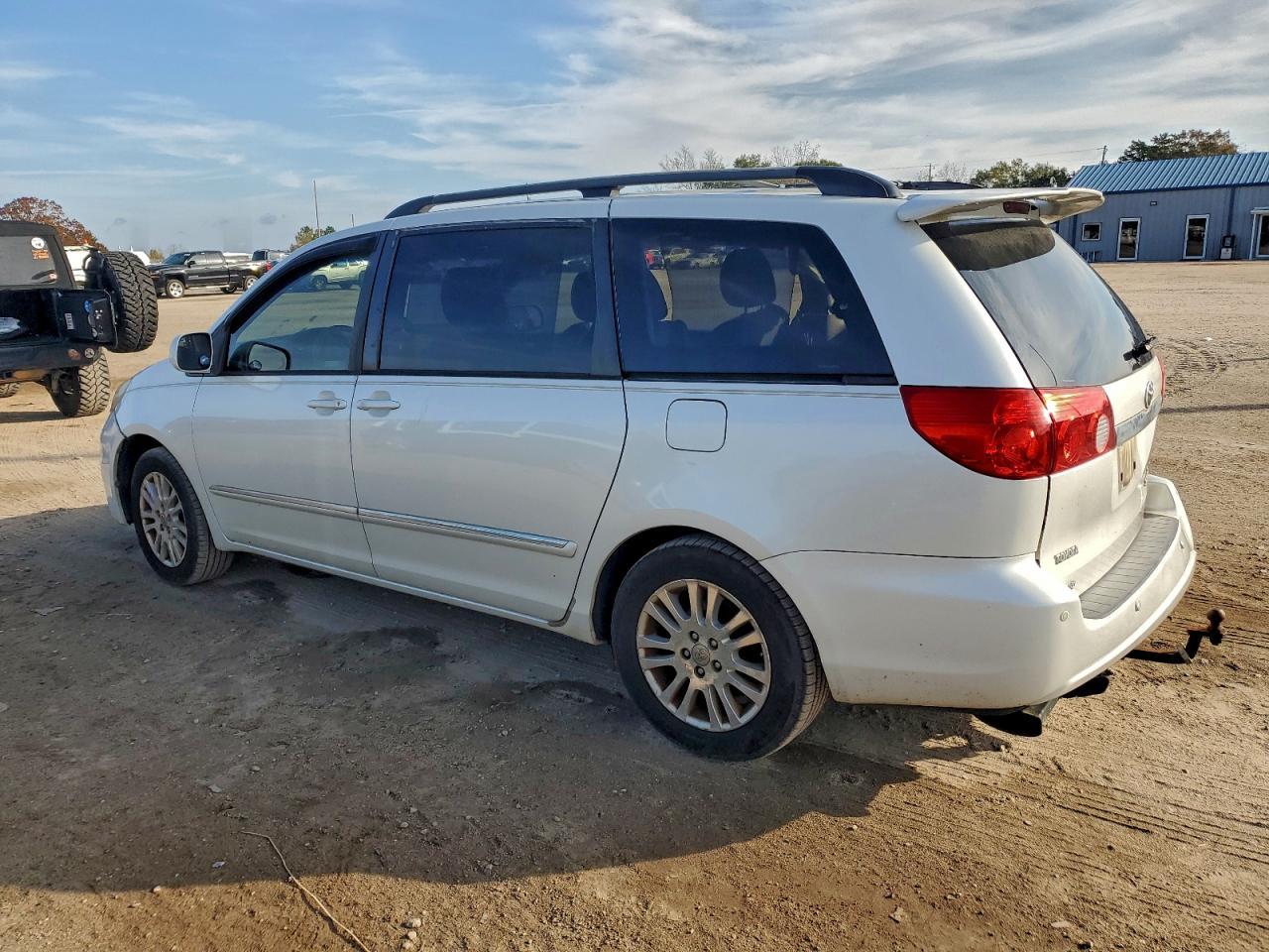 2010 Toyota Sienna Xle - Фото 2