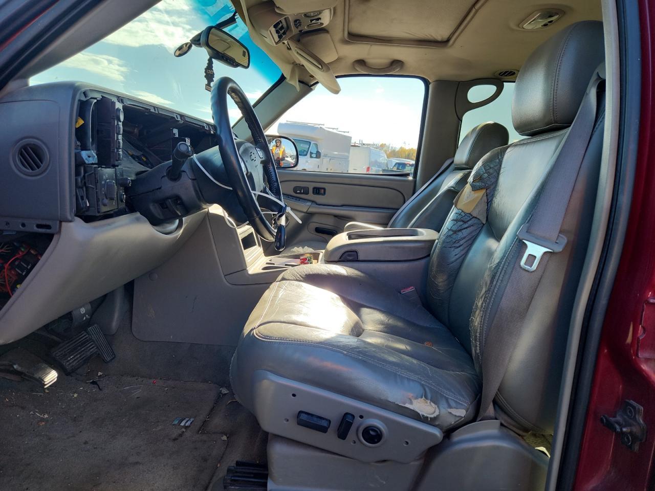 2004 Chevrolet Suburban K1500 - Image 7