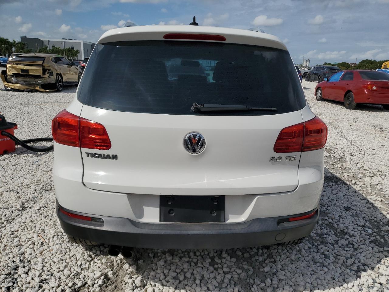 2013 Volkswagen Tiguan S - Фото 6