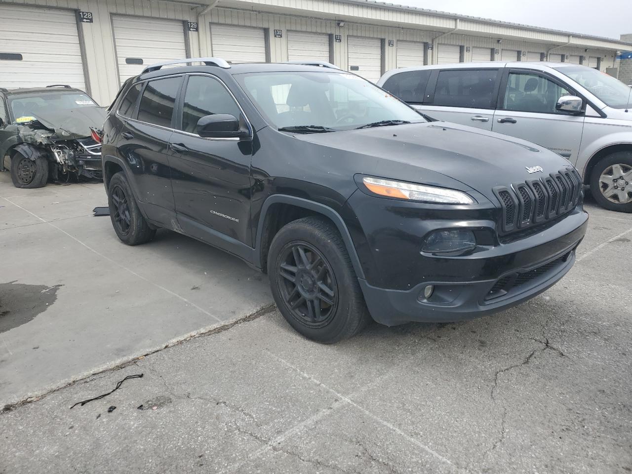 2018 Jeep Cherokee Latitude Plus - Image 4