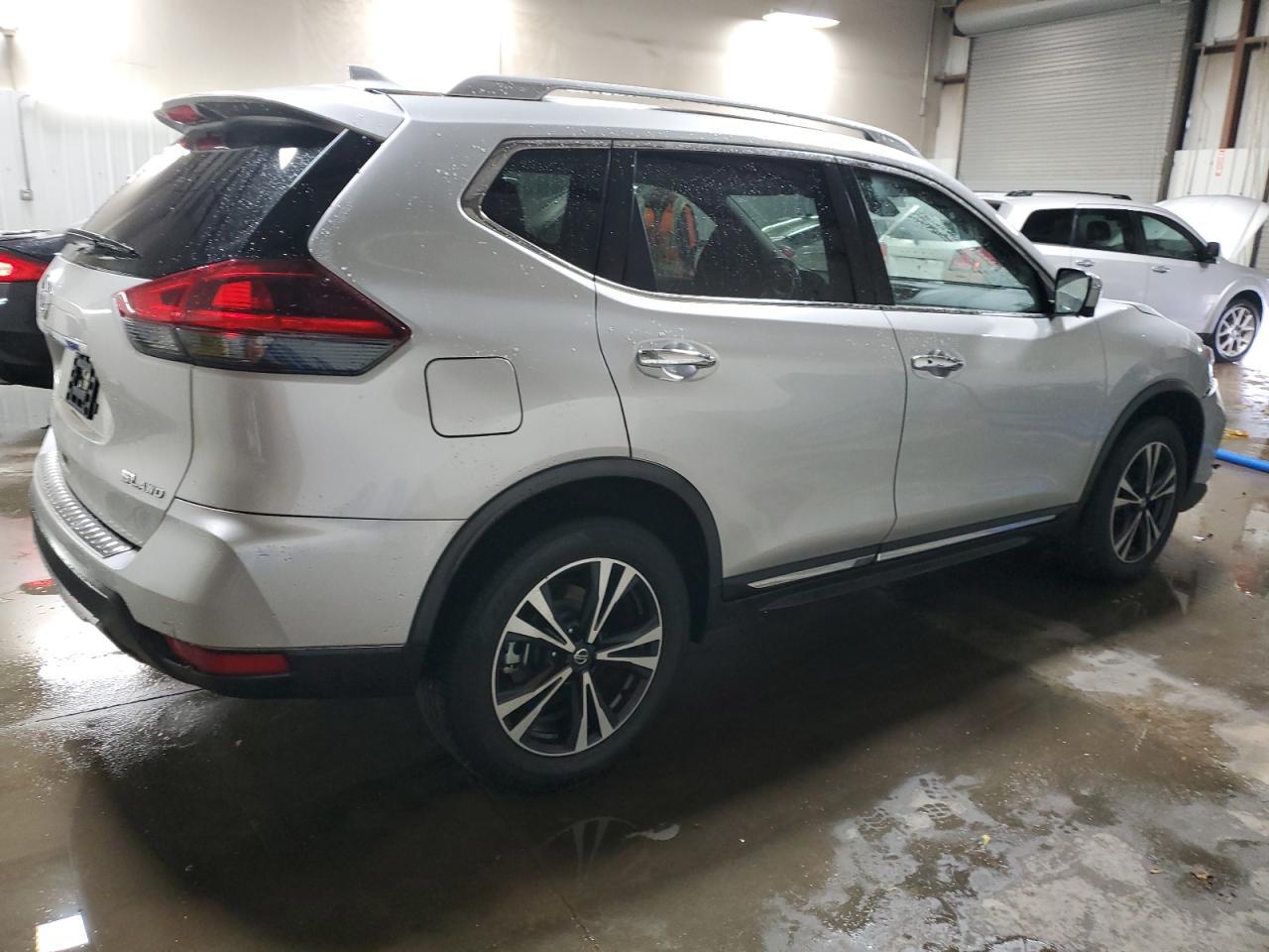 2018 Nissan Rogue S - Фото 3