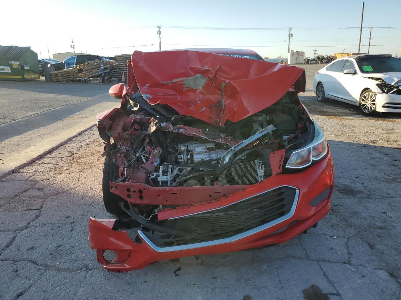 2017 Chev Cruze Ls - Image 5