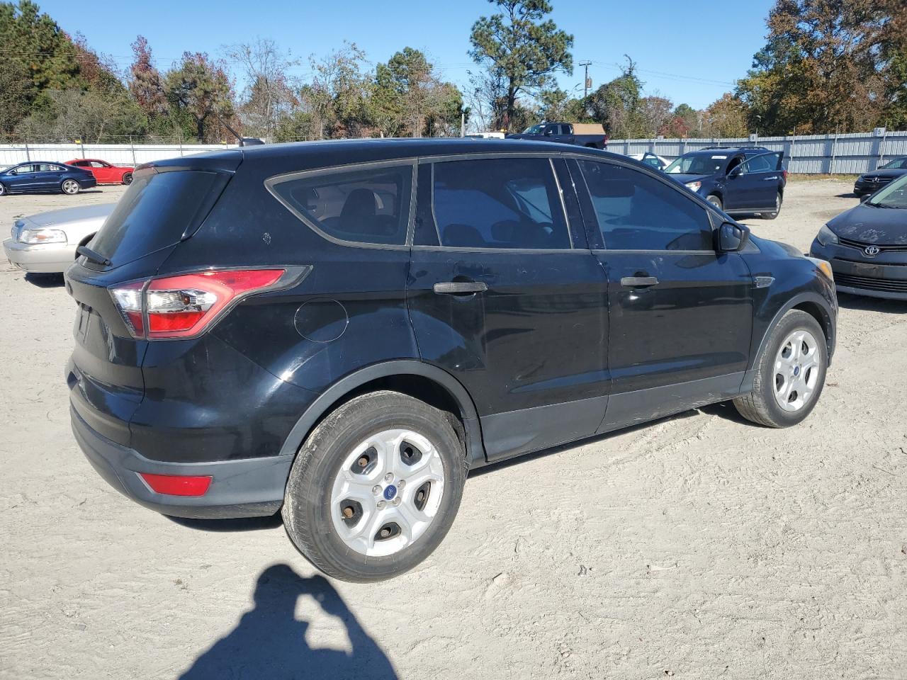 2017 Ford Escape S - Фото 3
