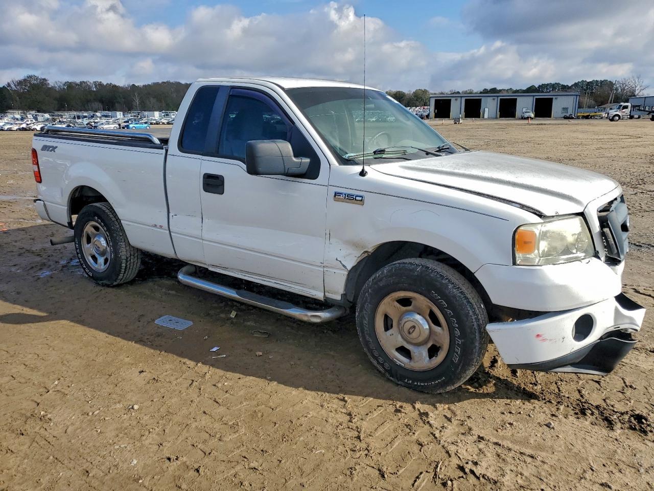 2006 Ford F150 - Image 4