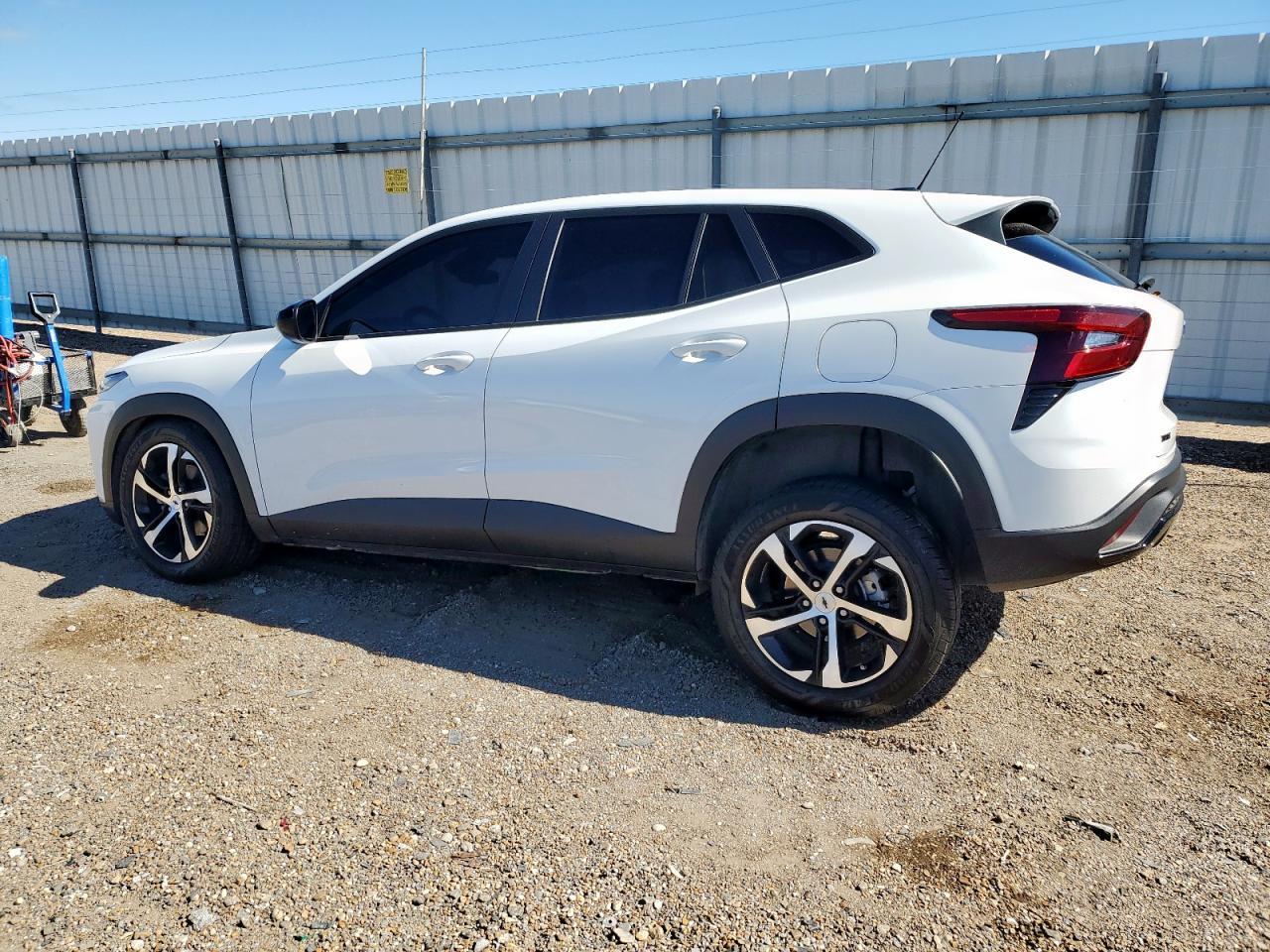 2025 Chevrolet Trax 1Rs - Image 2