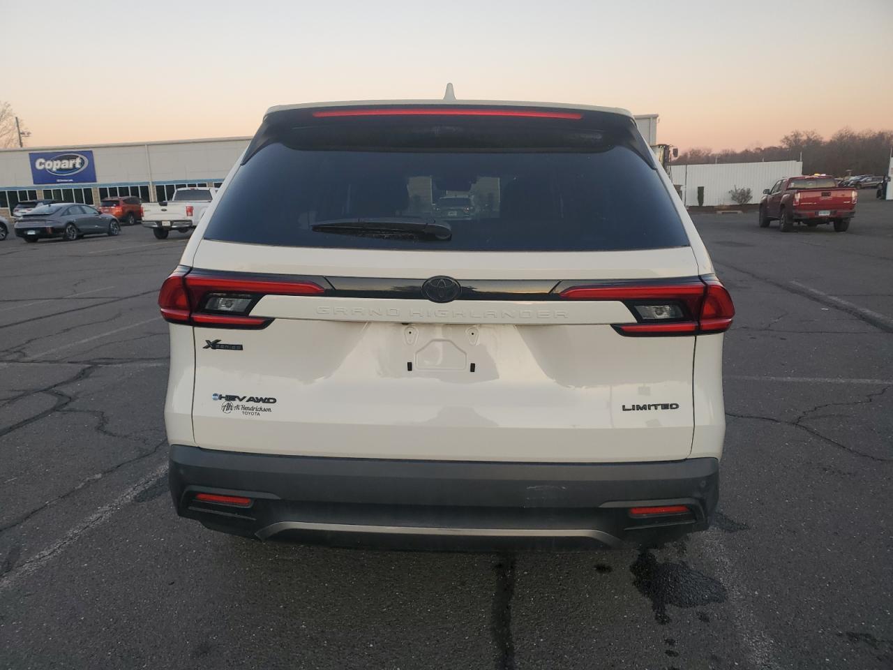 2024 Toyota Grand Highlander Xle - Image 6