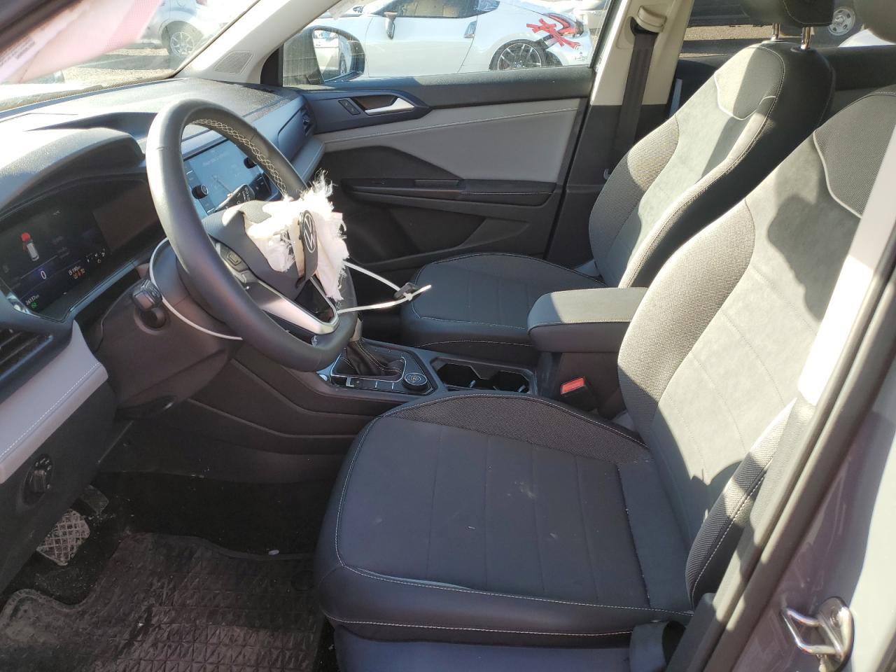 2024 Volkswagen Taos Se - Image 7