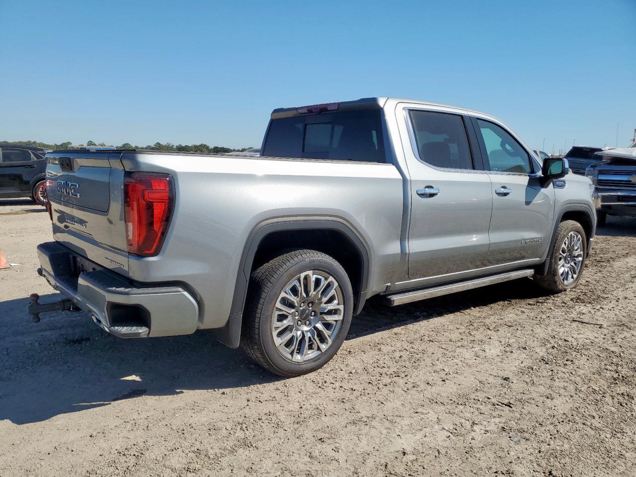 2025 GMC Sierra K1500 Denali Ultimate - Фото 3
