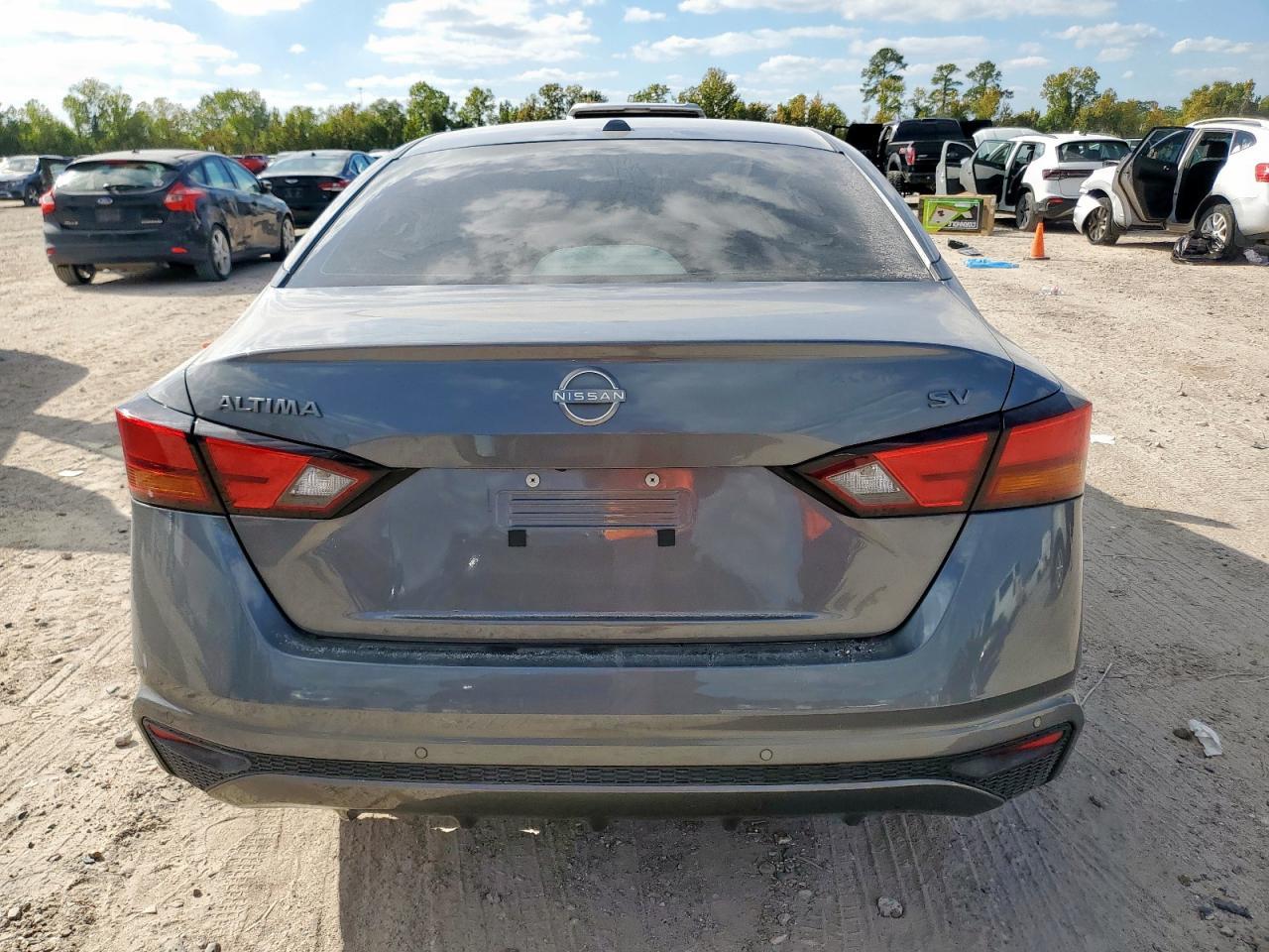 2024 Nissan Altima Sv - Image 6