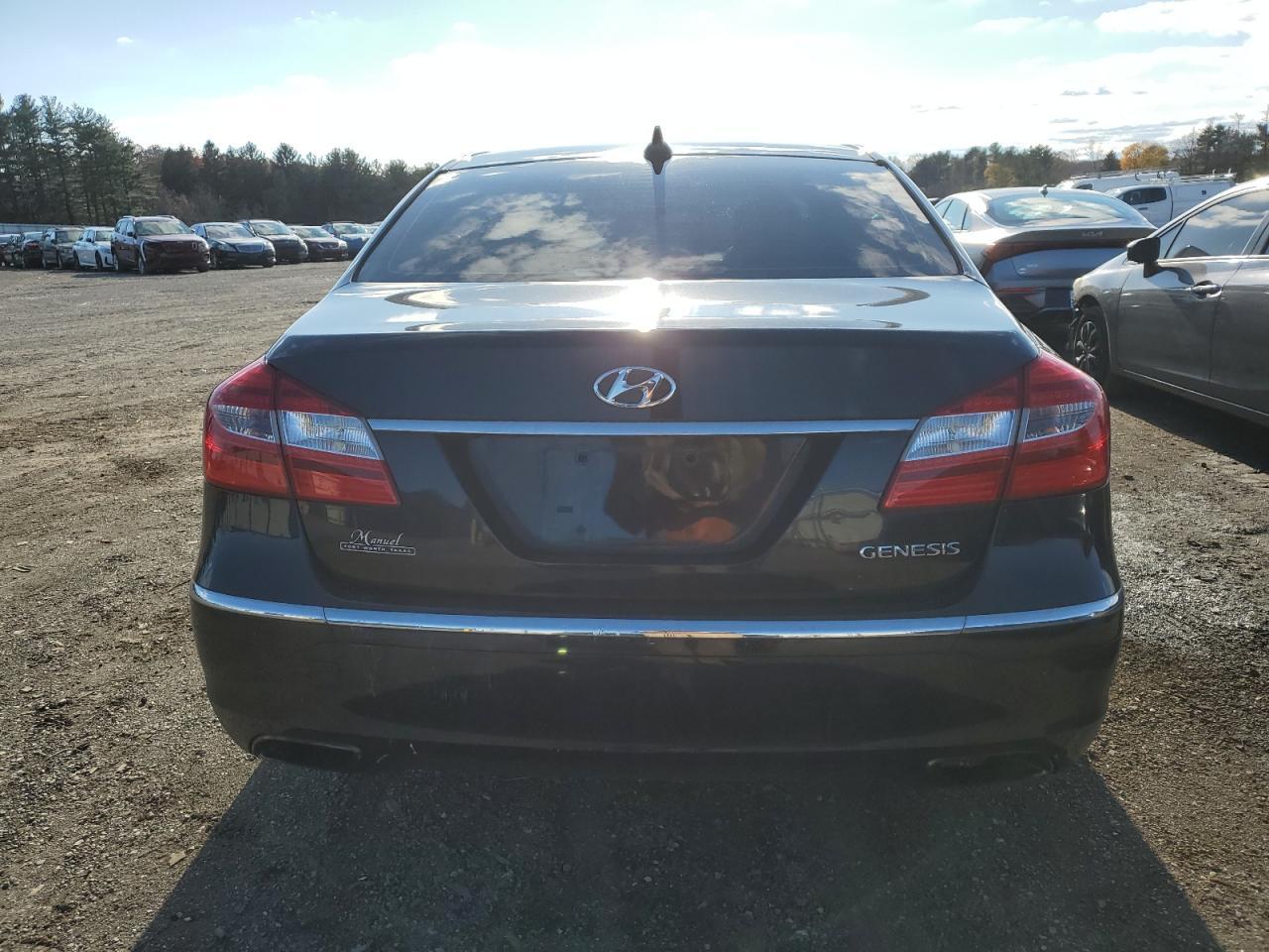 2012 Hyundai Genesis 3.8L - Фото 6