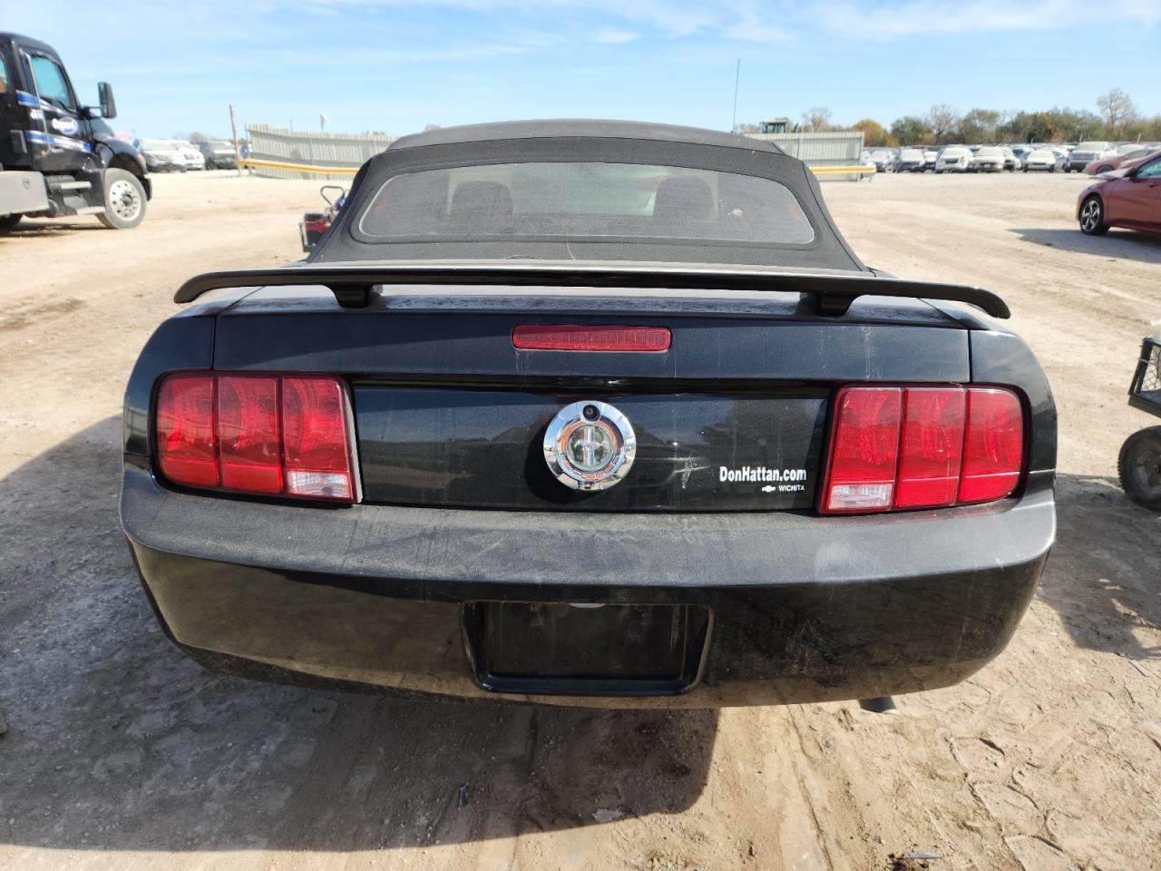 2005 Ford Mustang - Image 6