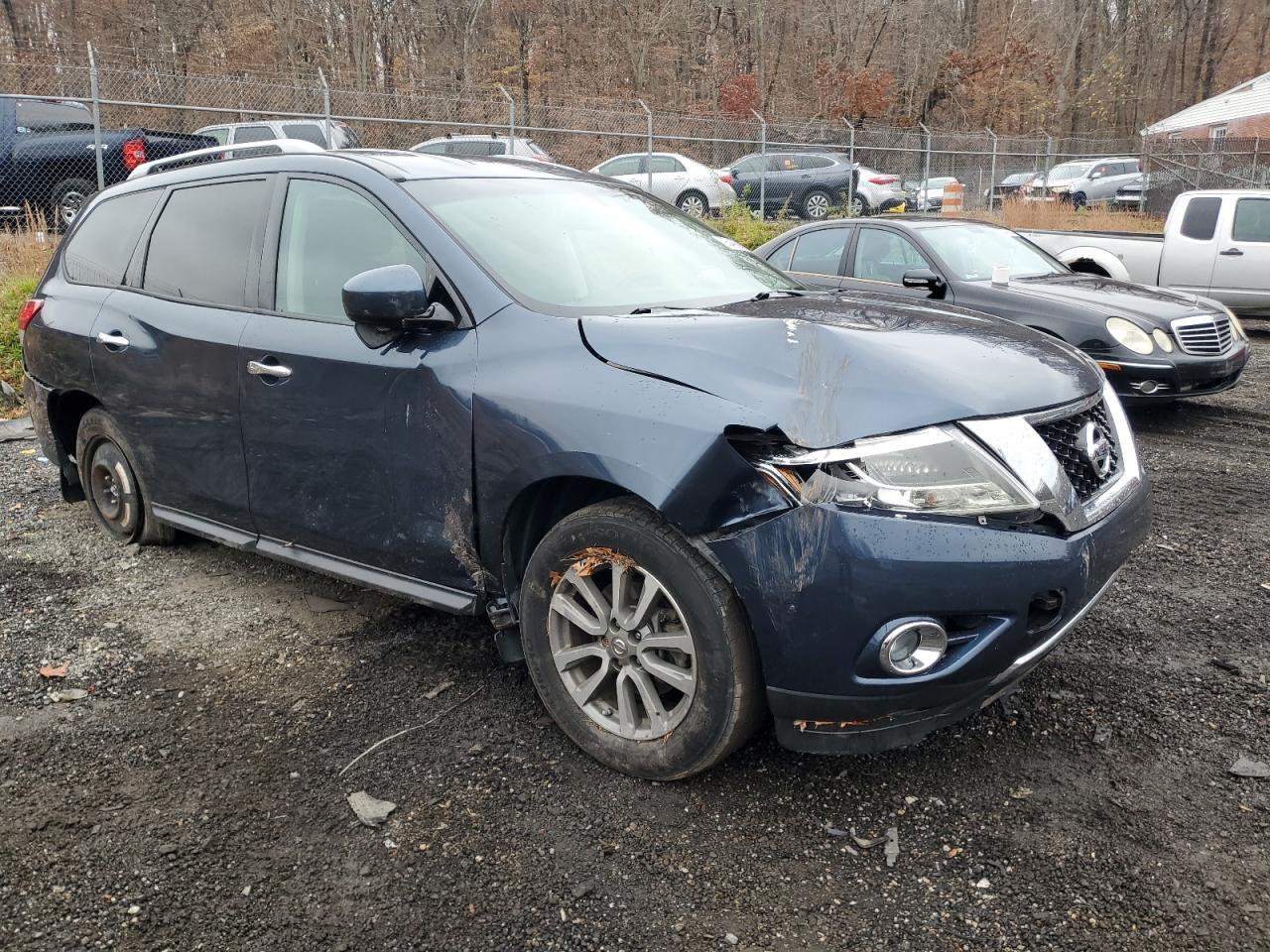 2015 Nissan Pathfinder S - Фото 4