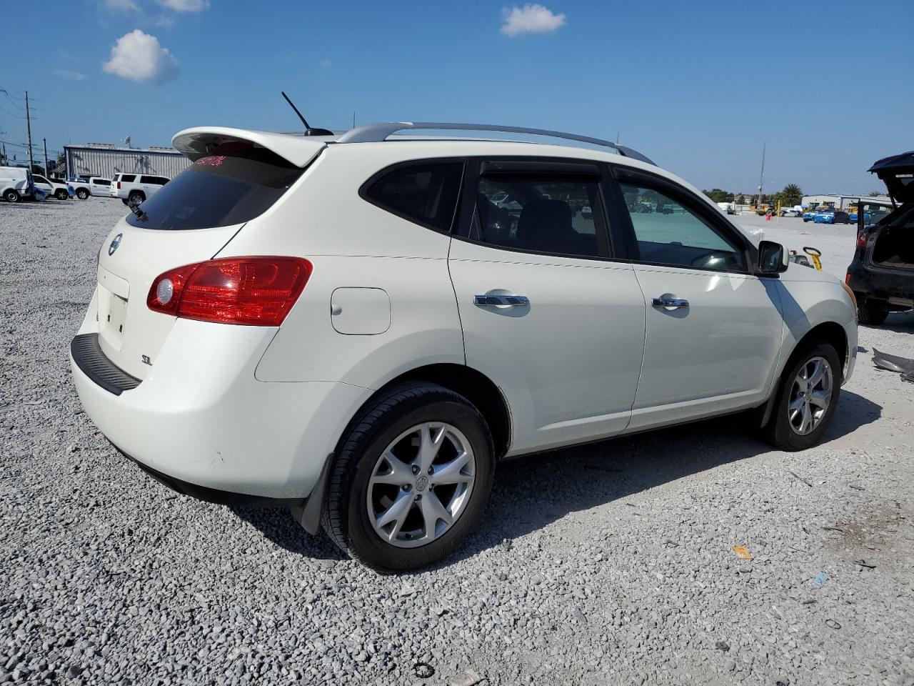 2010 Nissan Rogue S - Фото 3