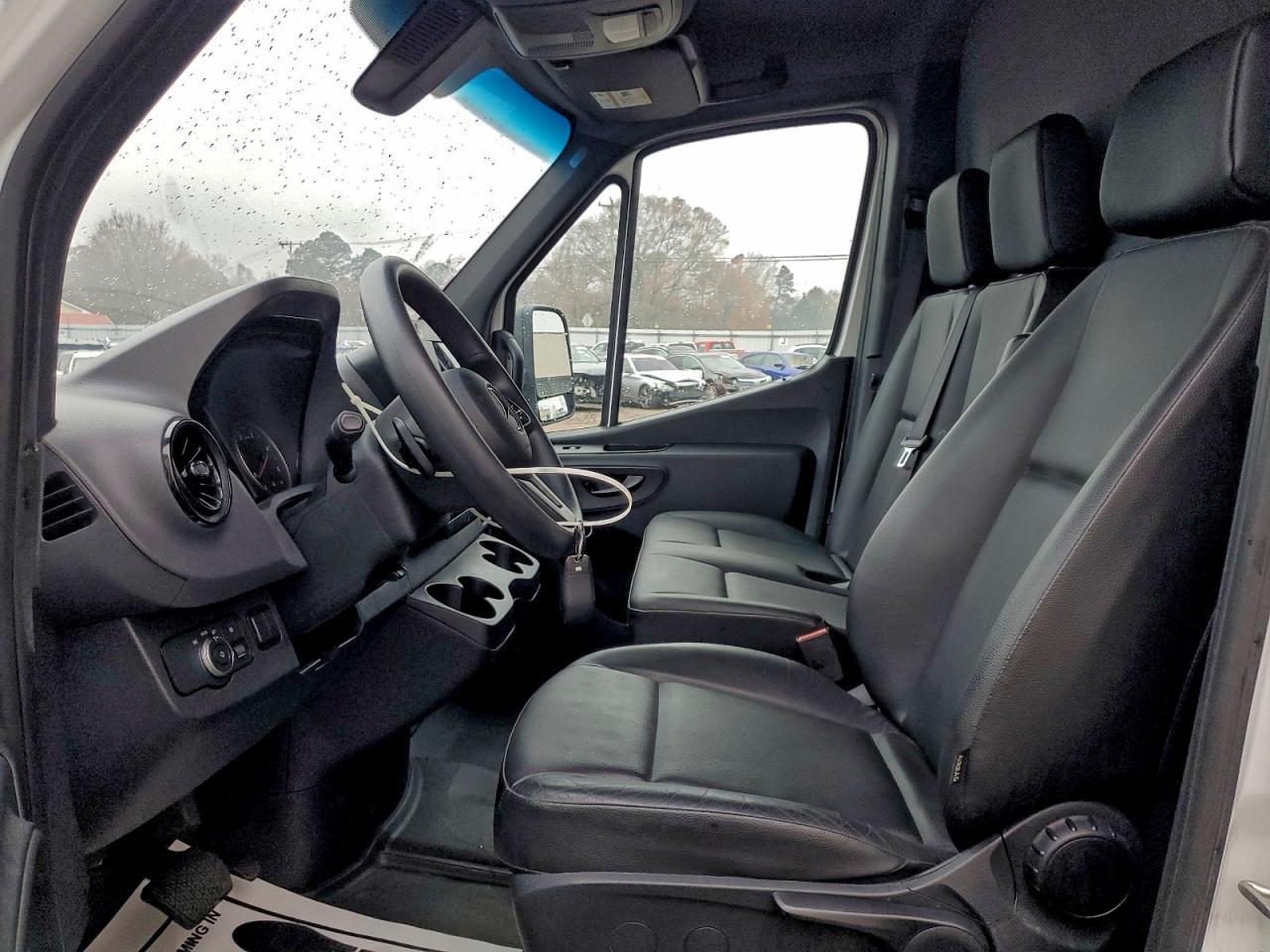 2023 Mercedes Benz Sprinter 4500 2.0L 4C Tdsl Ext Chassis Cab - Image 7