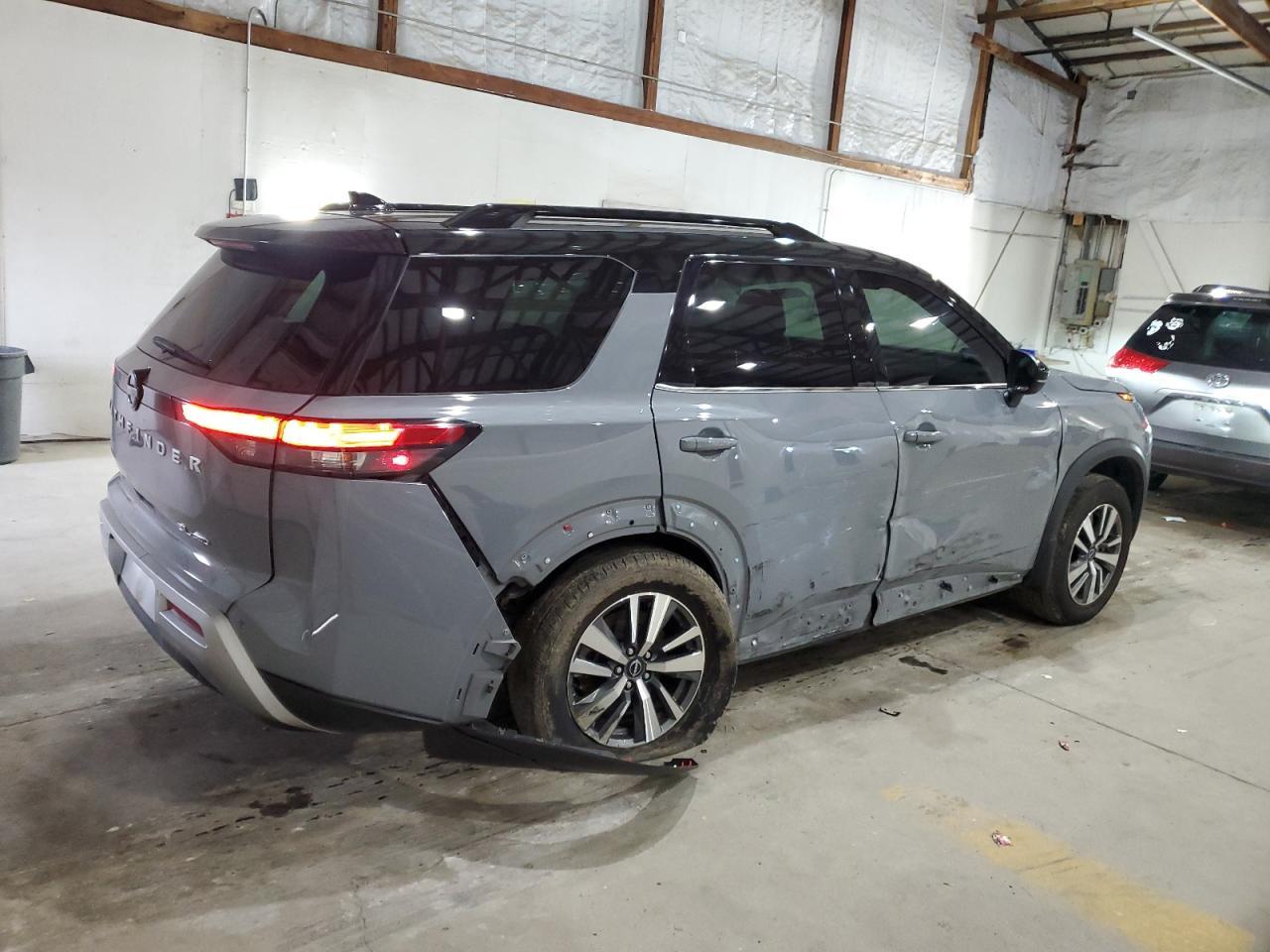 2024 Nissan Pathfinder Sl - Image 3