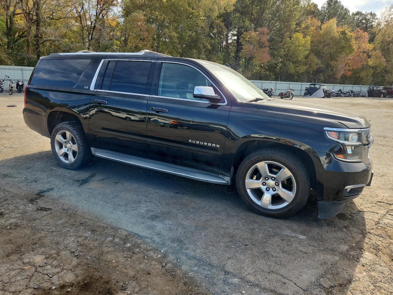2015 Chevrolet Suburban C1500 Ltz - Image 4