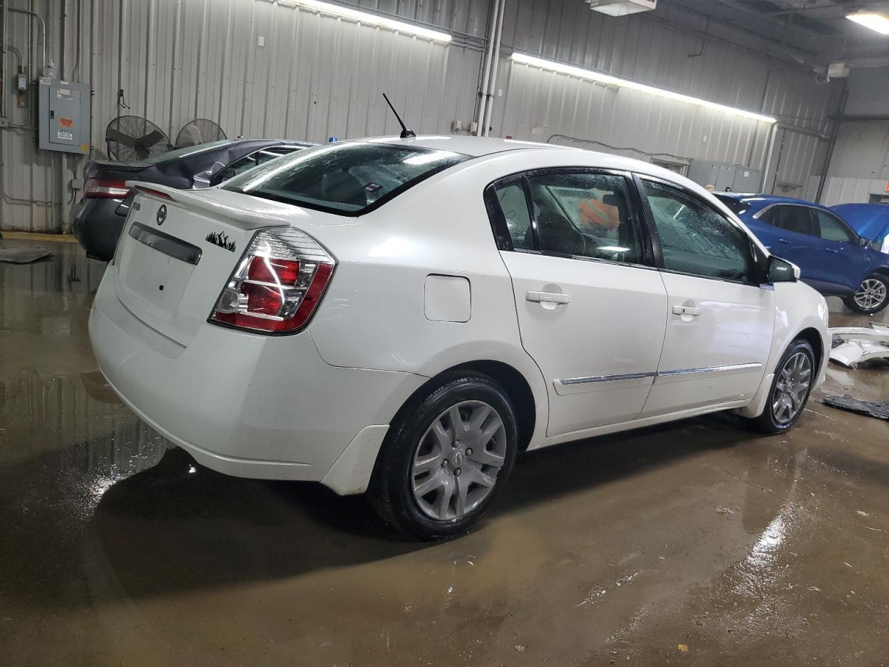 2011 Nissan Sentra 2.0 - Image 3